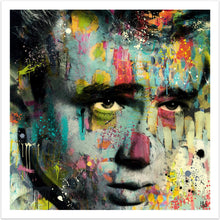James Dean - farveglad pop art kunst, der viser den ikoniske superstjerne James Dean i sort/hvid på en meget kulørfyldt abstrakt baggrund, ligesom der er masser af farvepletter og -toner på selve portrættet - fra online galleriet Helt Sort