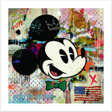 Mickey for President - sjov pop art kunst, der viser et portræt af Mickey Mouse på en kulør baggrund, der blandt andet omfatter Louis Vutton mønster, det armerikanske flag og en opfrordring til at stemme på ham som præsident - fra online galleriet Helt Sort Galleri