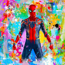 The Avenger - original og iøjnefaldende pop art kunst, der viser Spiderman som nærmest flyder ud på en meget farvefyldt abstrakt baggrund med masser af malerklatter og -stænk - fra online galleriet Helt Sort Galleri