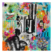 Time Flies - original og spektakulær pop art kunst, der viser en abehånd holdende på en revolver. Baggrunden er med diverse stencils og bl.a. af Banksy. Det hele på en meget abstrakt og kulørfyldt baggrund - fra online galleriet Helt Sort Galleri