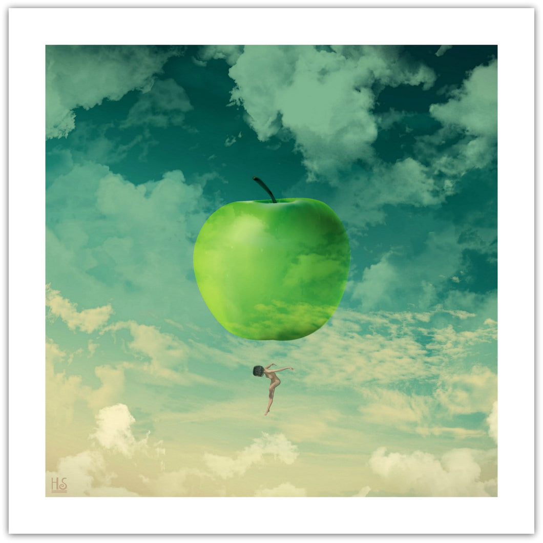 East of Eden - original surrealistisk kunst, der viser et kæmpe æble frit svævende på himmelen under æblet ser man en kvinde, der er sprunget af æblet - af surrealist og billedkunstner Hugo Sax