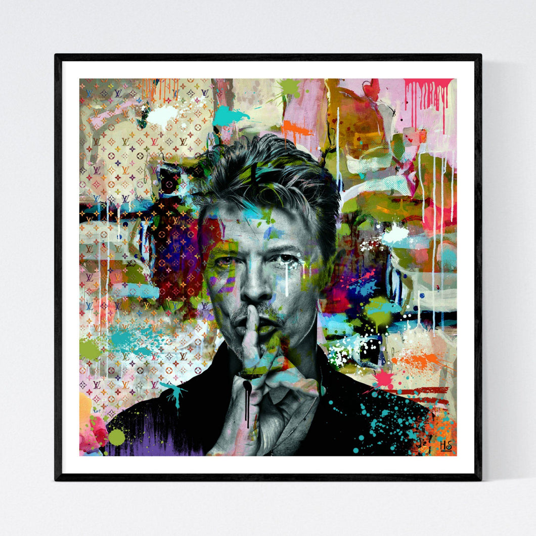 David Bowie - farveglad pop art kunst, der viser superstjernen David Bowie i sort/hvid på meget kulørfyldt abstrakt baggrund, hvor der også indgår et louis vuitton mønster - af billedkunstneren Helt Sort