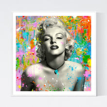 Marilyn Monroe - moderne pop art kunst, der viser den ikoniske skuespiller Marilyn Monroe uden tøj på. Om halsen bærer hun en lædersnor med et stort diamantlignende smykke. På hende og i baggrunden er der abstakte malerstænk og -klatter i mange farver - af billedkunstner og pop artist Helt Sort